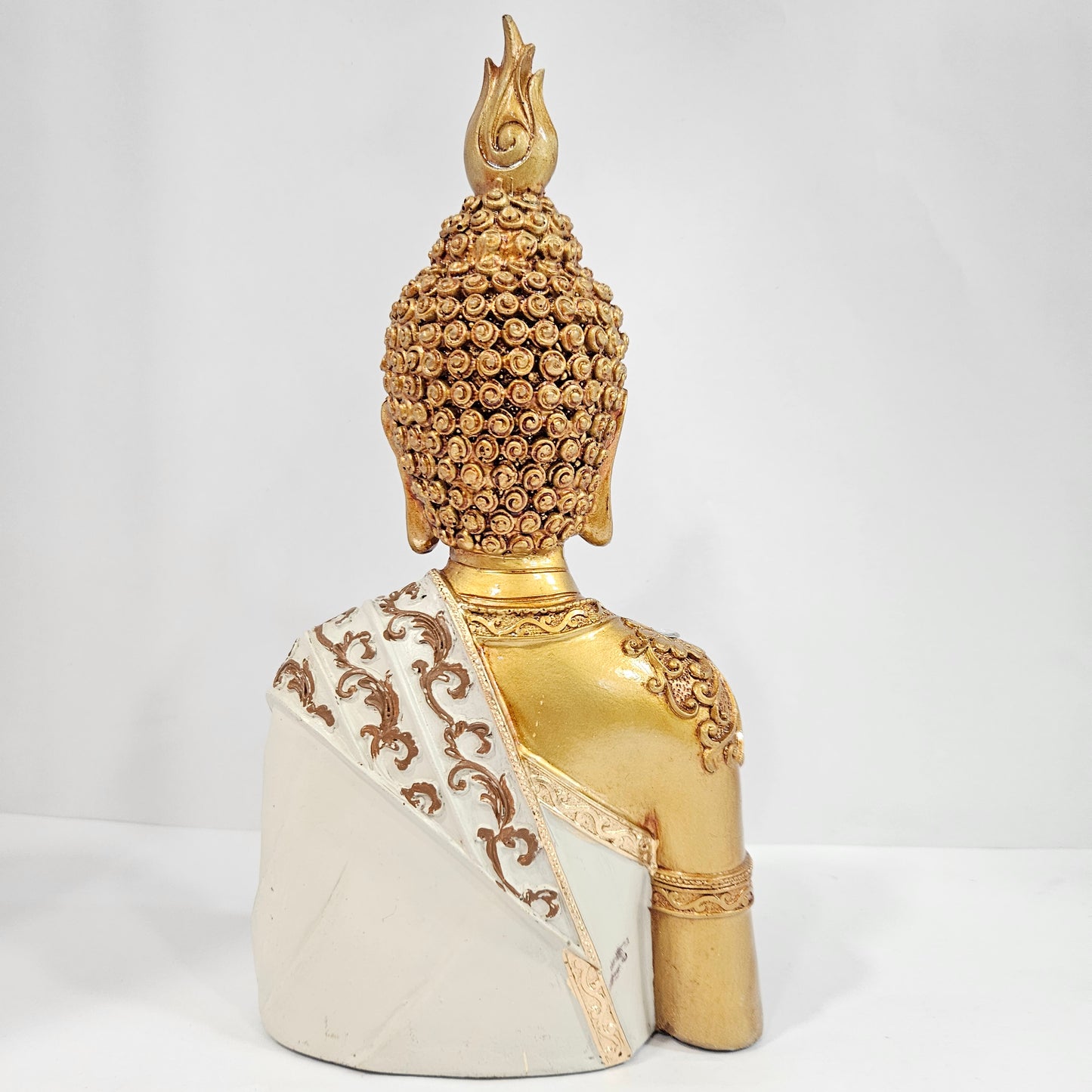 Beautiful Buddha with lotus flower Idol Statue for Home & Garden Beautiful Home Decor Items for Living Room