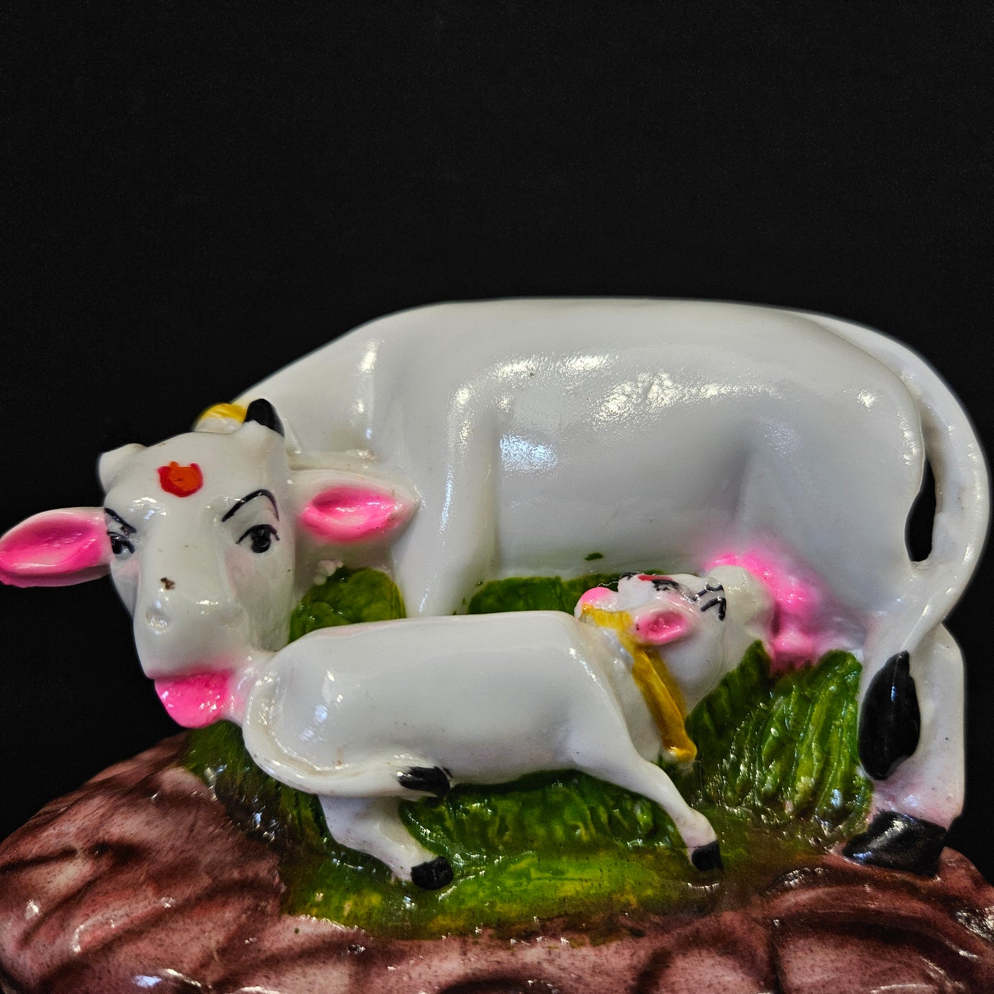 Cow & Calf radium Statue showpiece Figurine Ceramic Statue Ideal for Home,Mandir,Office Temple for Home Decor, Pooja Worship Room Use