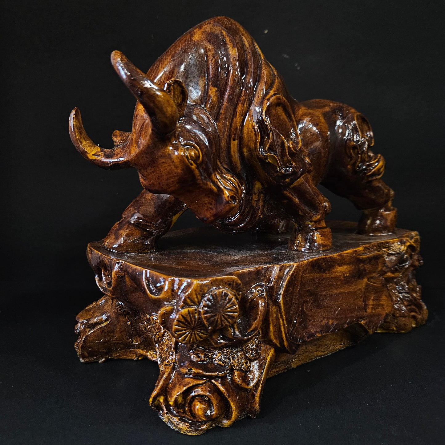 The Antique Share Market Bull Statue for Wall Street Lovers Decorative Showpiece