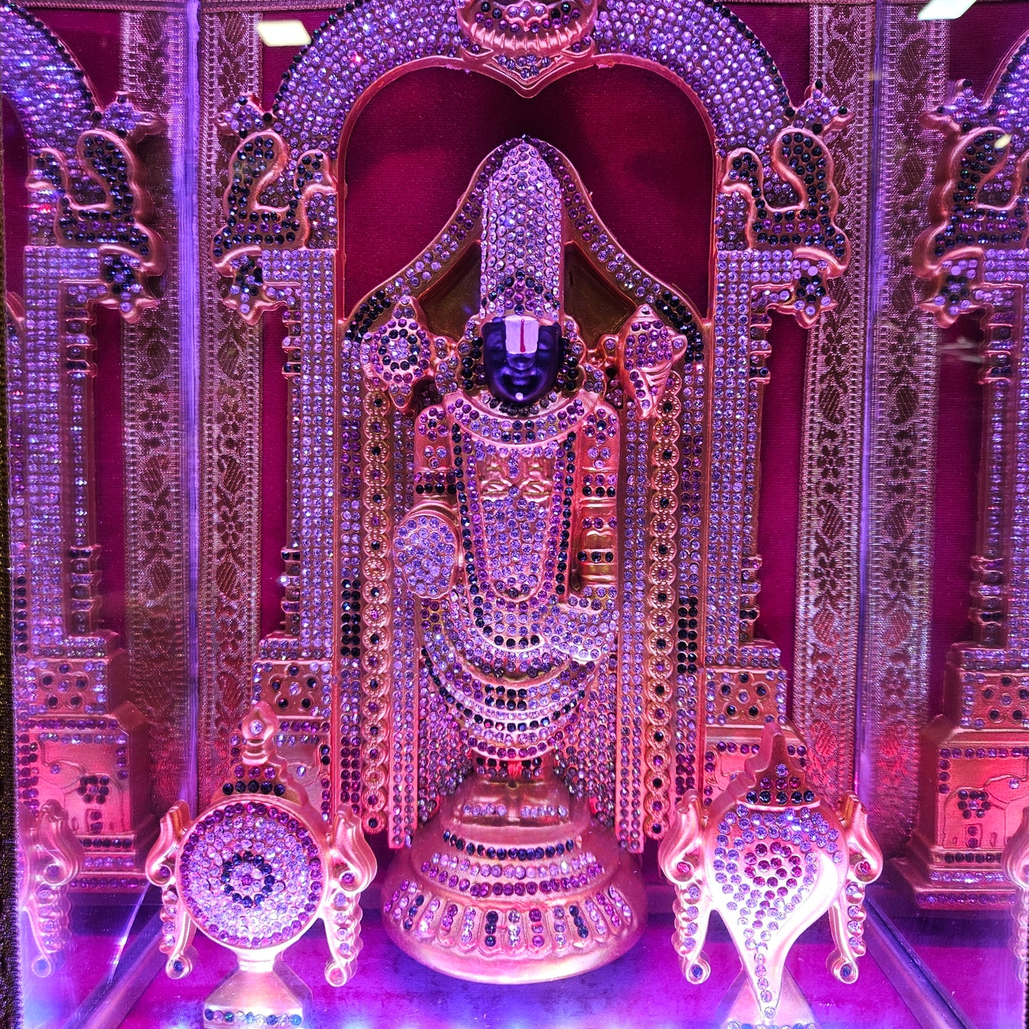 Tirupati Balaji,Shank&Chakra decorated with attractive stones,slokam & multi colour lighting Cabin idol perfect for Marriage gifting,house warming