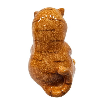 Polyresin Kitten Heart Statue Showpiece for Home Decor and Gifting