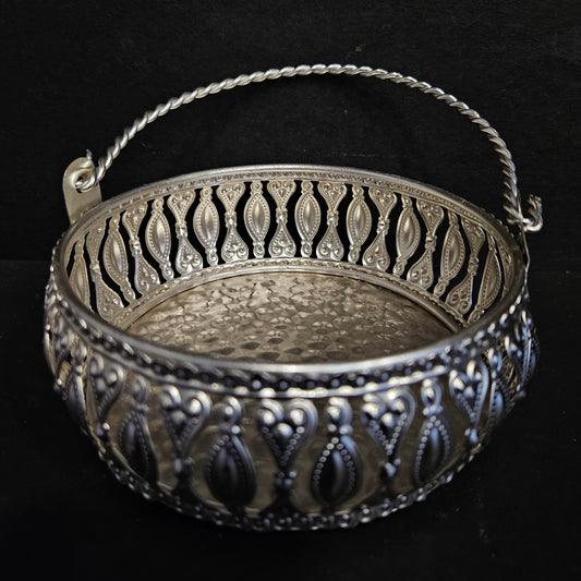 Round Flower Basket for Pooja/Decor Traditional Handcrafted Flower Basket for Pooja/Worship Plated Bowl Home Mandir Office Wedding Return Diwali Gift Items