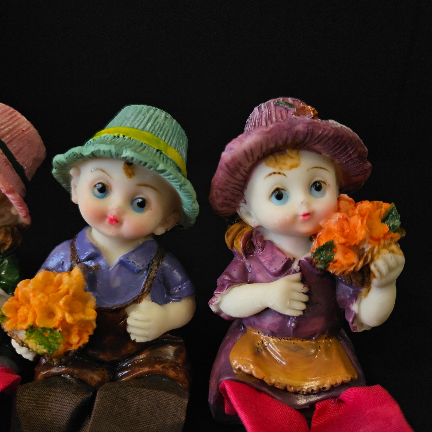 Set of 4 Kids Love couple Statue - Handicraft Decorative Home Interior & Table Decor Figurine / Marriage Wedding Anniversary Antique Gift item Decorative Showpiece