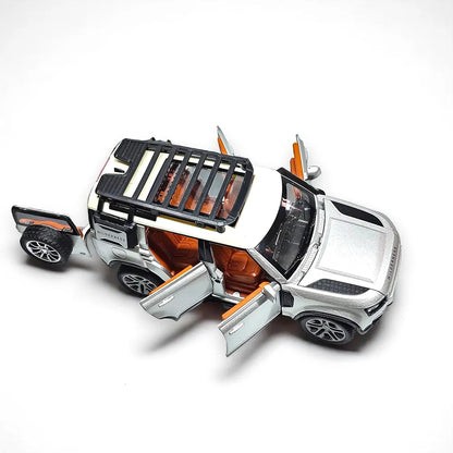 Land Rover Defender RC Car, 1:22 Scale,Die-Cast Model with Openable Doors, Lights and Smoke Effects, Toy for Kids 3-10 Years