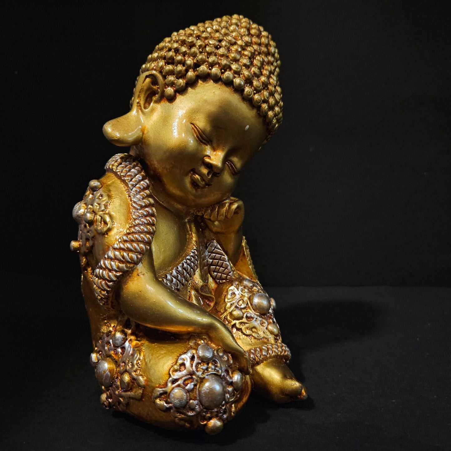 Traditional small Buddha statue showpiece Figurine