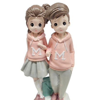 Romantic Love Couple Statue Showpiece Figurine for Valentine Day, Miniatures Couple Gift for Lover Boyfriend Girlfriend Husband Wife