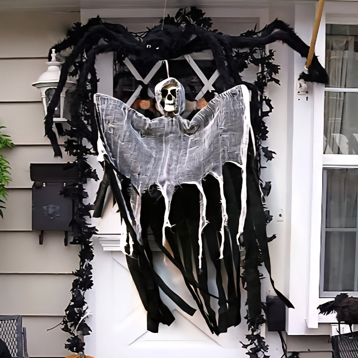 Hanging Skull Halloween Decoration for Doorway