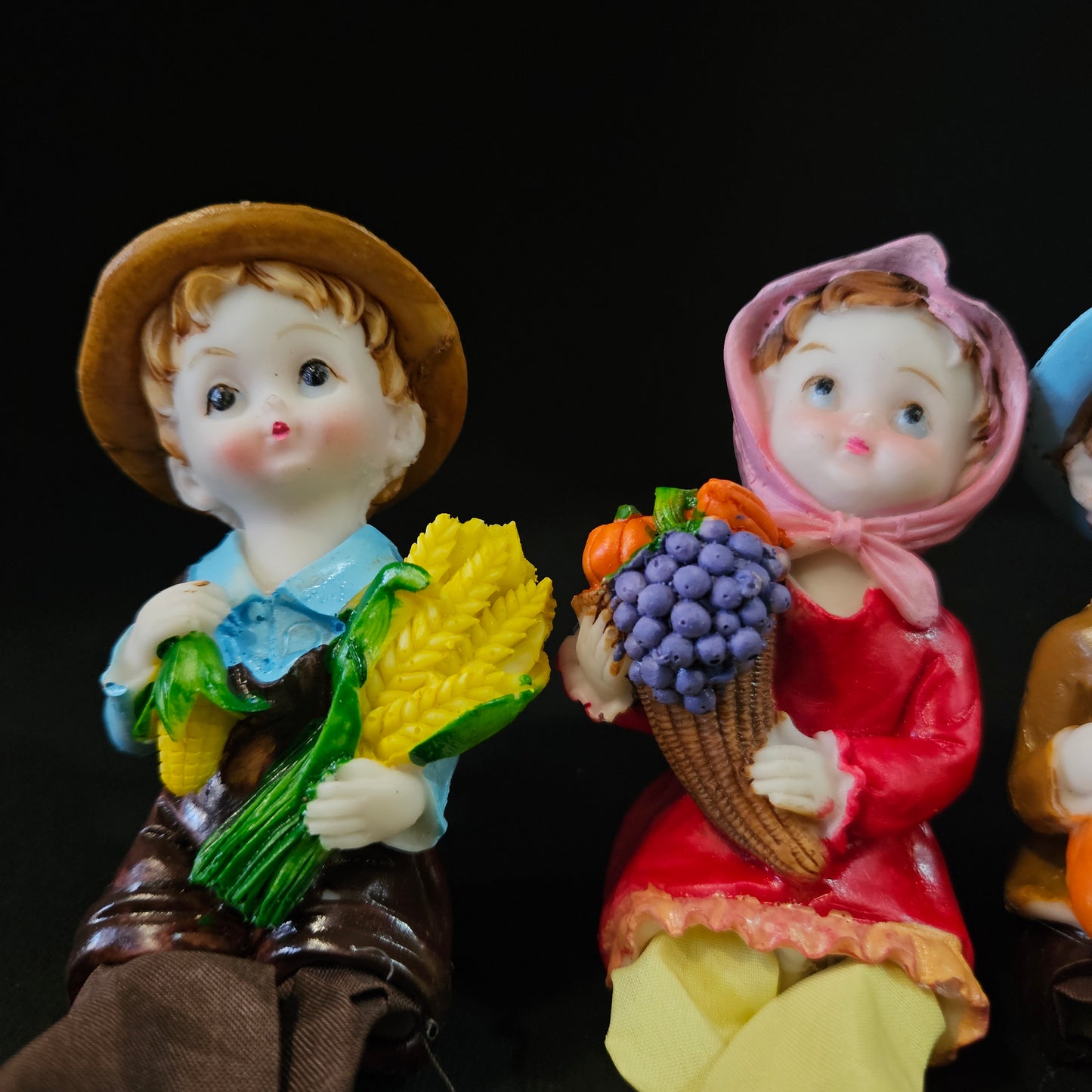 Set of 4 Kids Love couple Statue - Handicraft Decorative Home Interior & Table Decor Figurine / Marriage Wedding Anniversary Antique Gift item Decorative Showpiece