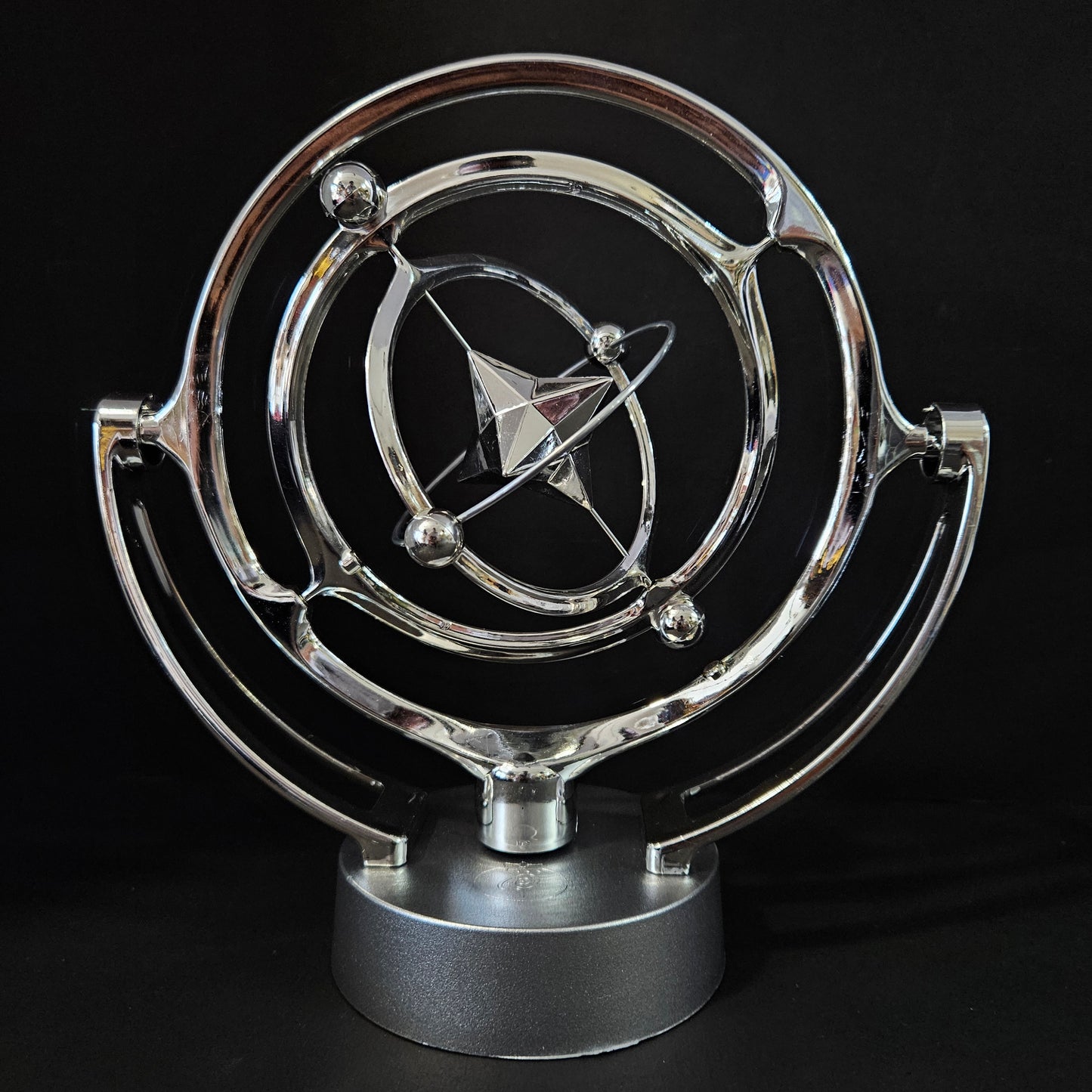 Amazing Orbital Revolving Gadget Perpetual Motion Desk Art Toy Office Decor