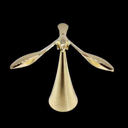 Bird Shaped Bottle Opener, Flying Bird Sculptural Bottle Opener, 360° Rotating Wine Soda Cider Opener Sculptural for Bar Accessory