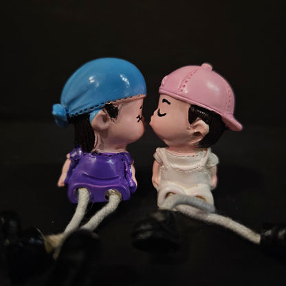 Decorative Miniature Romantic Love Kissing Couple Showpiece Decoration Items Birthday Wedding Gift for Husband Wife