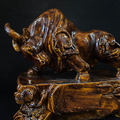 The Antique Share Market Bull Statue for Wall Street Lovers Decorative Showpiece