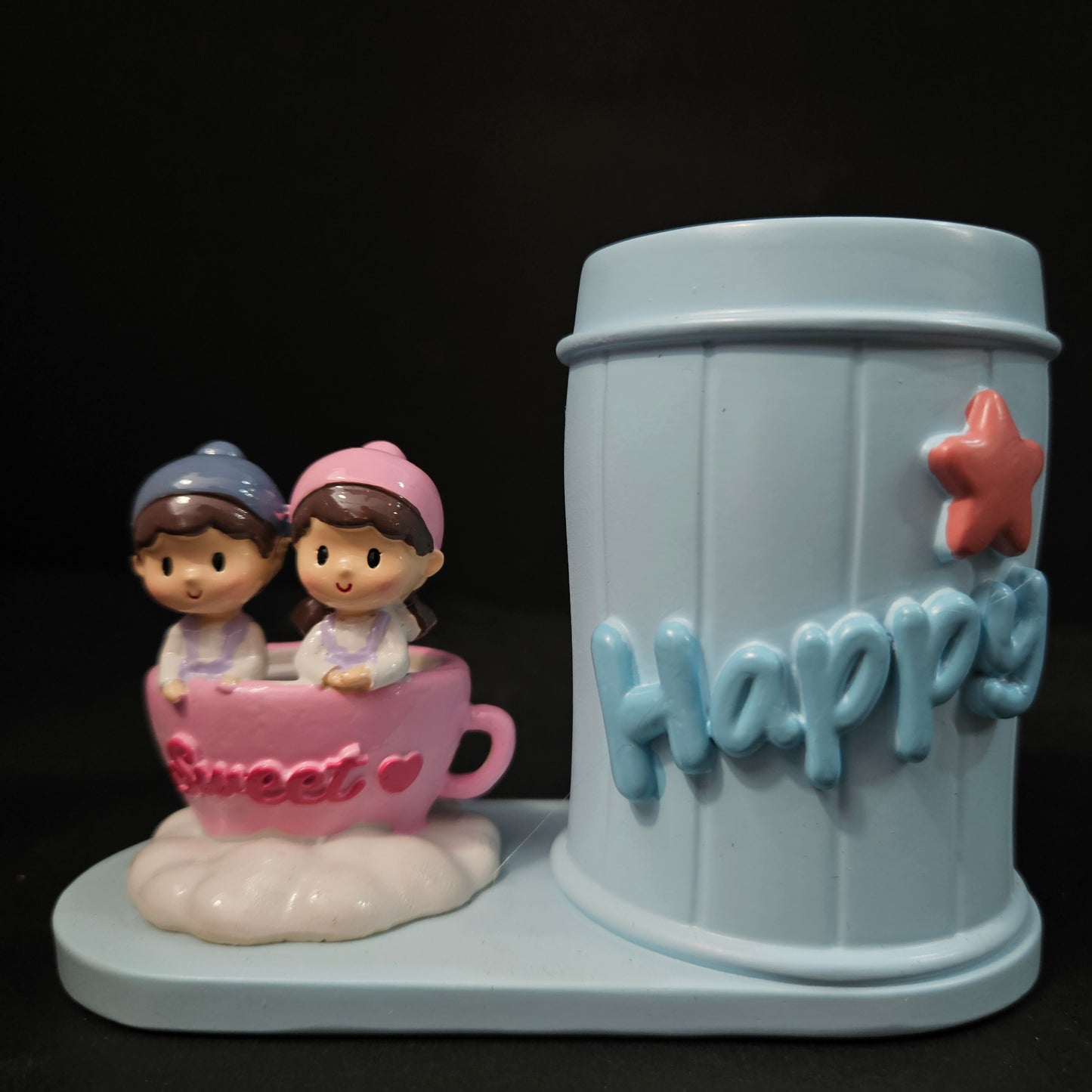 Happy Pen Stand with couples resting in cup Valentine Gift for Girlfriend Boyfriend Wife Husband-Romantic Couple Miniature Statue Decorative Showpiece