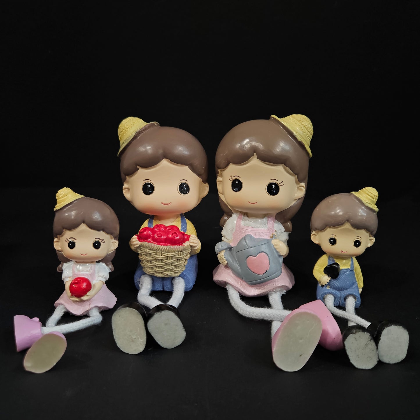 Cartoon Resin Outseam 4pieces set family Hanging Feet Doll Home Wall Decoration