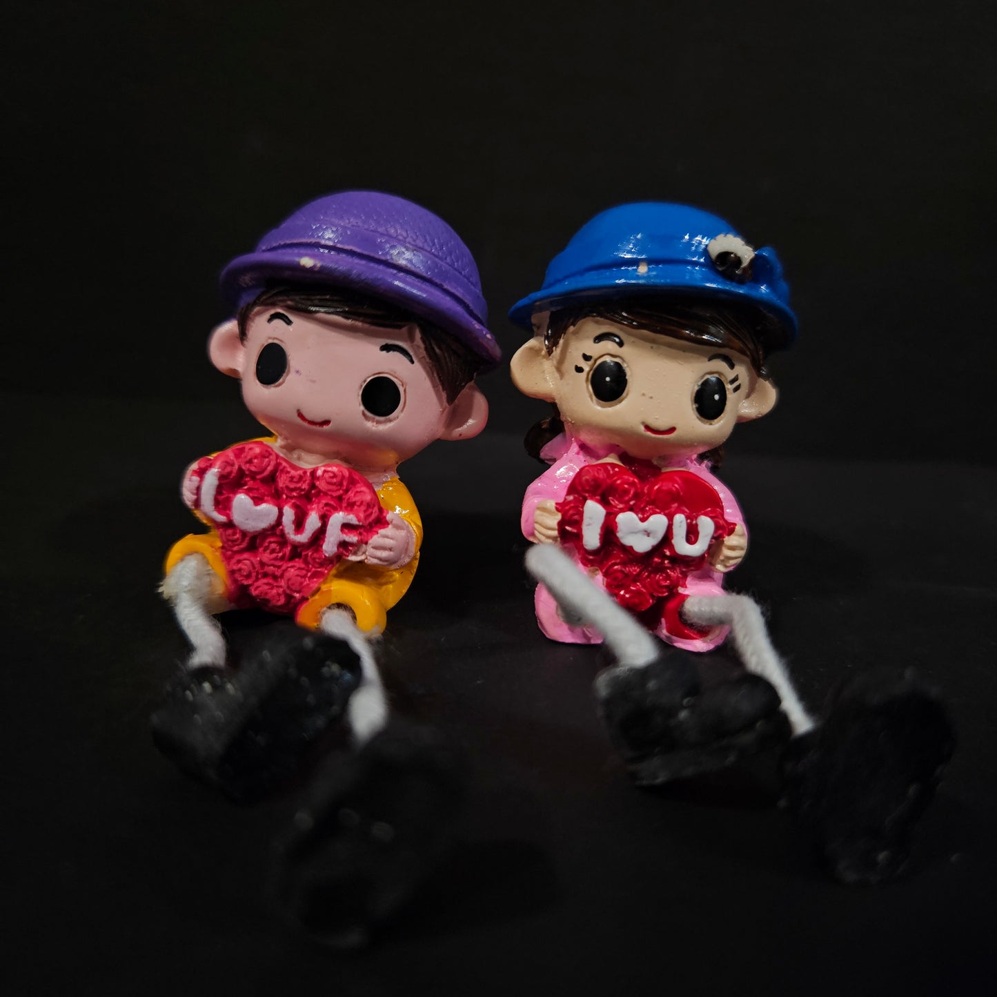Decorative Miniature Romantic Love Kissing Couple Showpiece Decoration Items Birthday Wedding Gift for Husband Wife