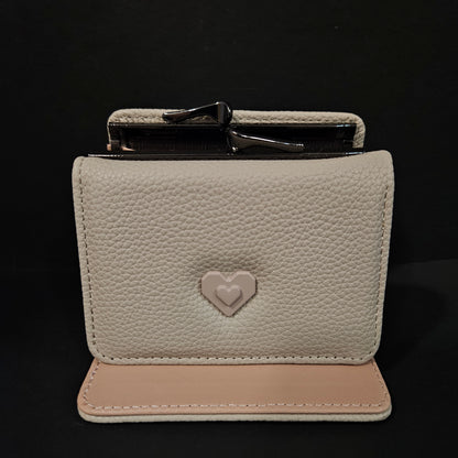 Cute heart puse for women's with multiple cash carry slots & cards holding slots easy to portable pocket wallet for women