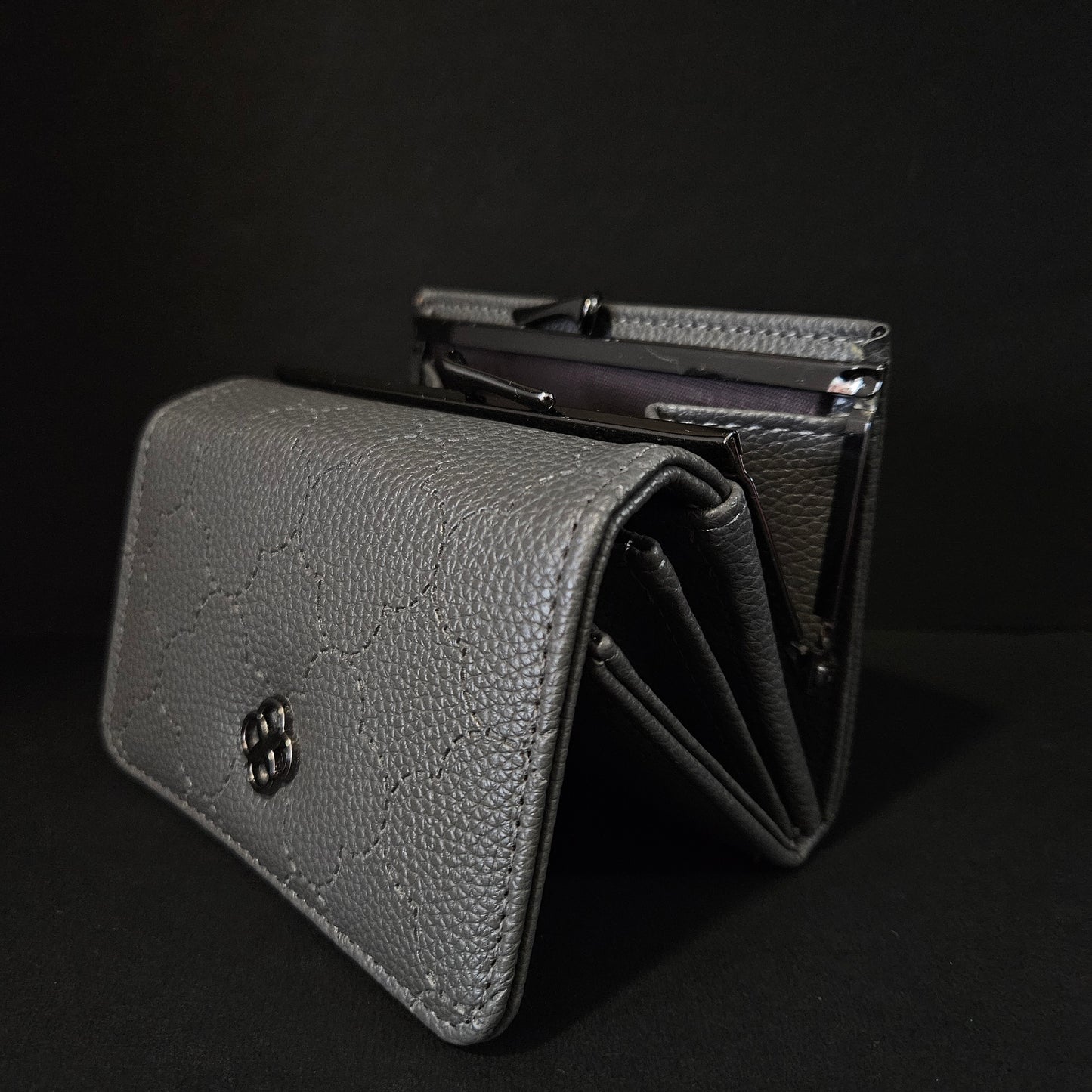 Leather Thin Slim Wallets for Women with magnetic Button