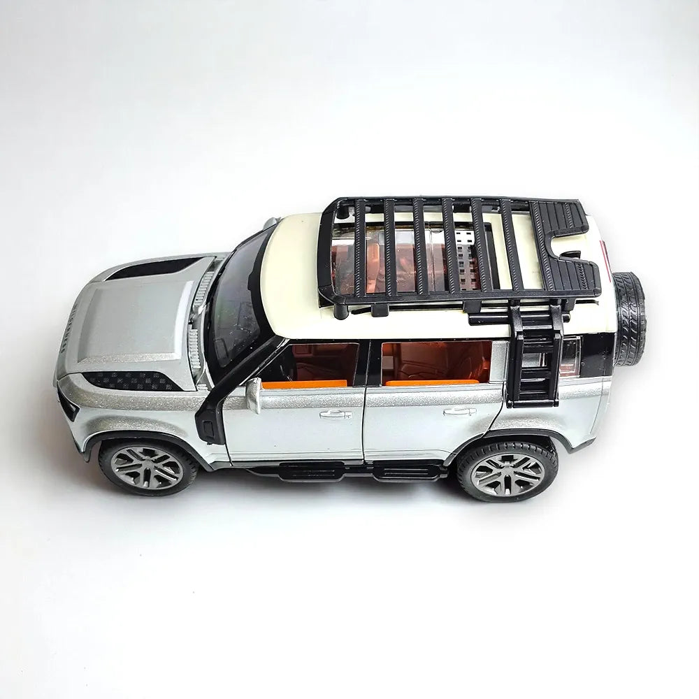 Land Rover Defender RC Car, 1:22 Scale,Die-Cast Model with Openable Doors, Lights and Smoke Effects, Toy for Kids 3-10 Years